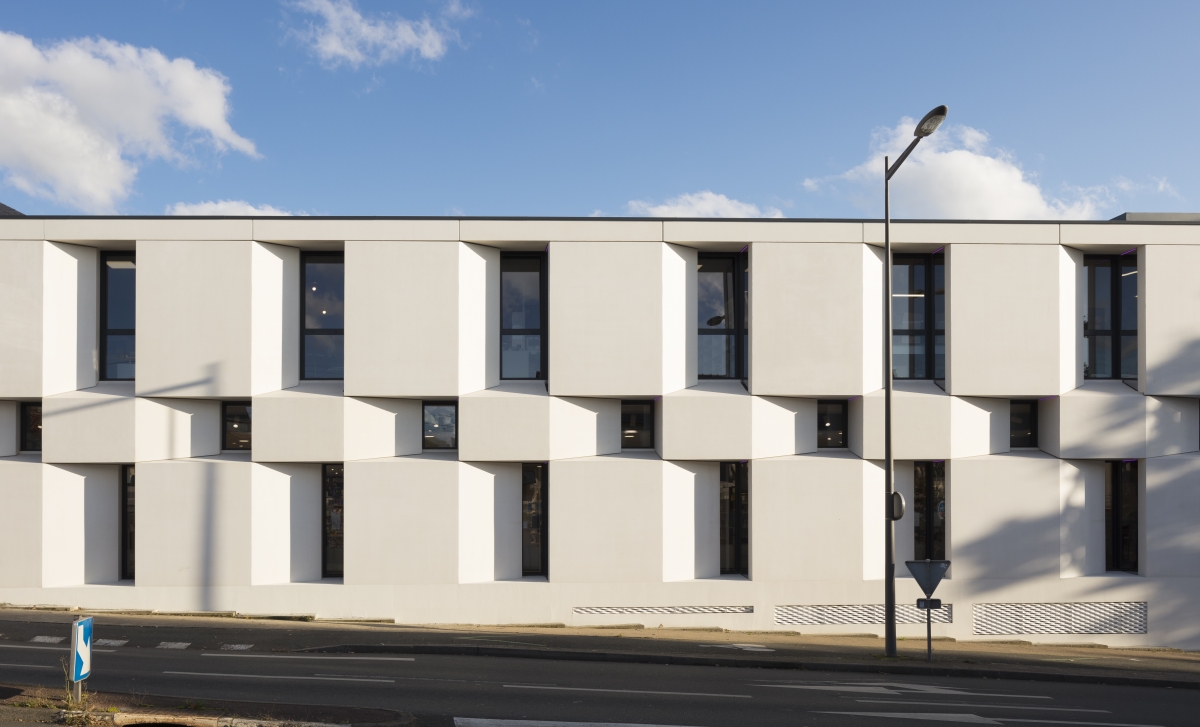 detail large facade 